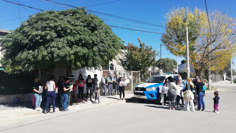 Maira sigue desaparecida y se manifestaron frente a la casa de su ex novio