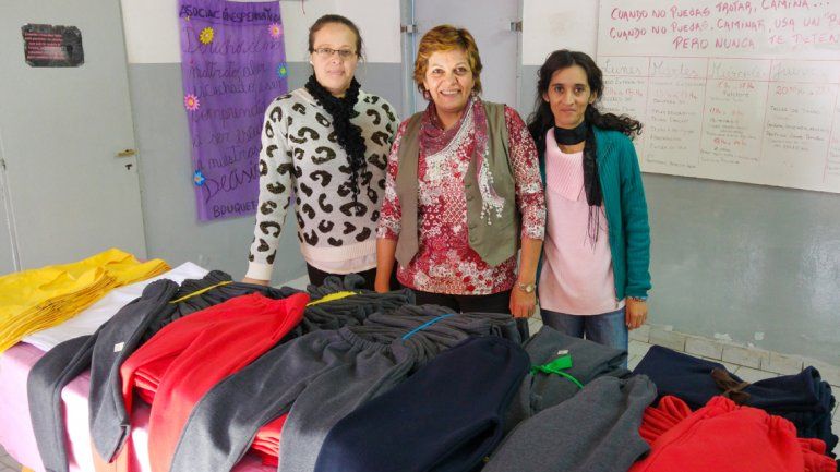 La Provincia y los municipios comprarán prendas a los talleres.