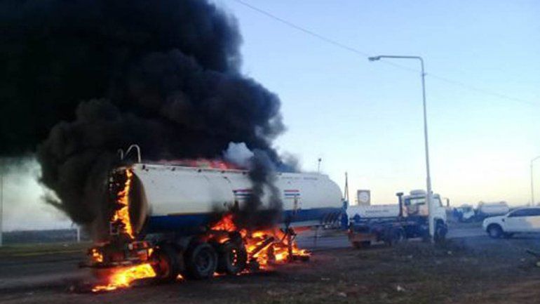 Incendiaron un camión durante una protesta en Catriel