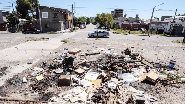 Los desperdicios se desparraman en varios puntos del centro de la ciudad.