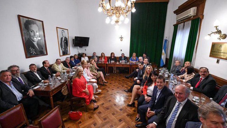 Cristina Kirchner se reunió con senadores del Frente de Todos y les pidió mantener la unidad