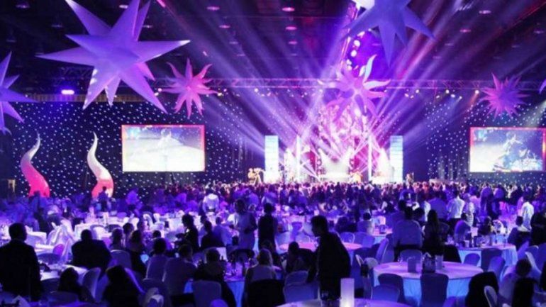 Estafó en $100 mil a egresados con el catering de la fiesta