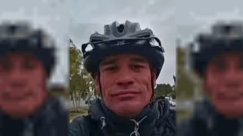 Fue en bicicleta de Chubut a México para cumplir un sueño mundialista que se truncó al llegar: qué le pasó.