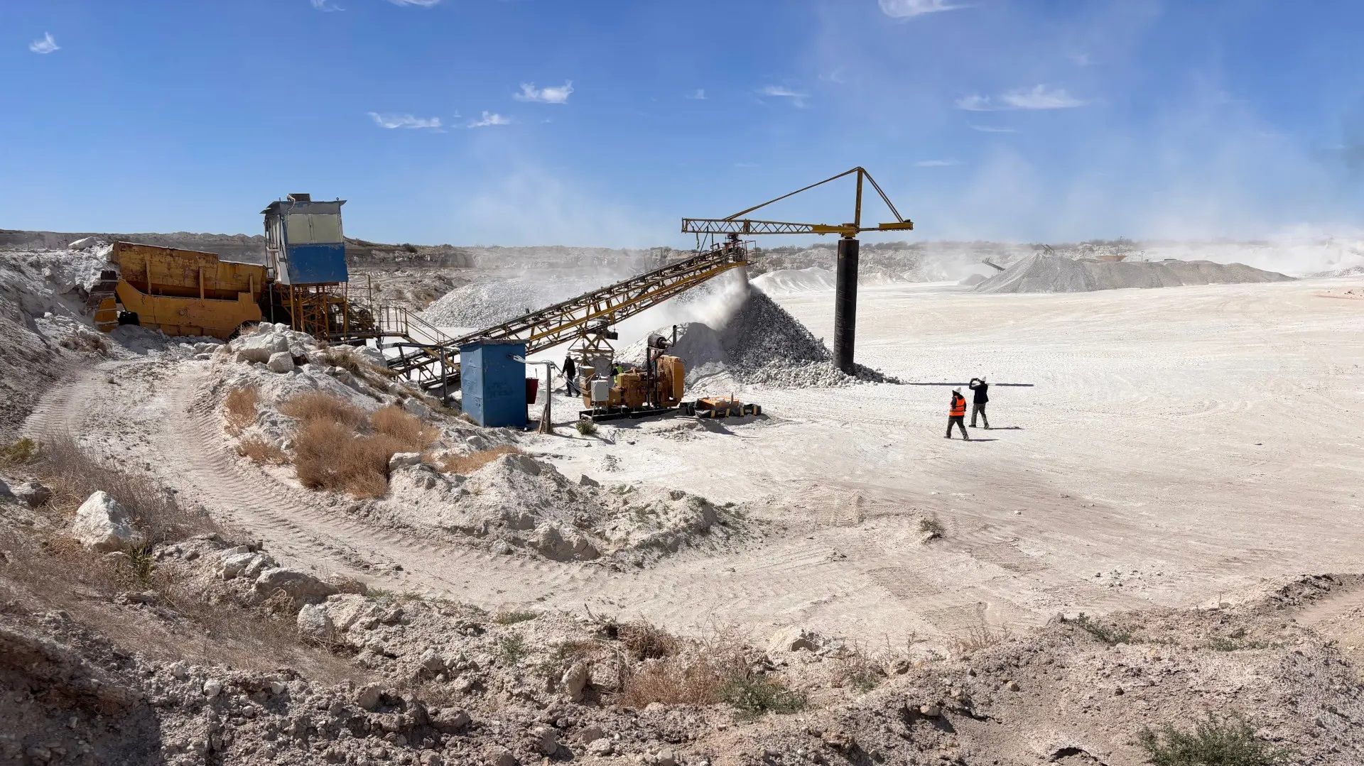 La provincia avanzó en la firma de convenios para estudios de Minerales Críticos en Río Negro.
