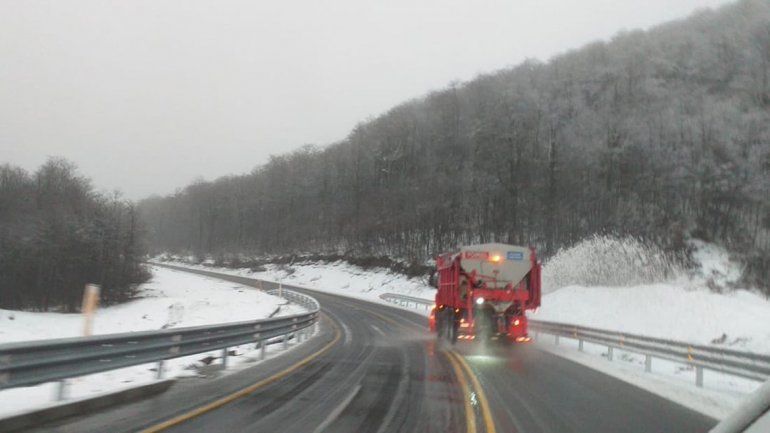 La nevada del finde obligó al uso de cadenas en los pasos fronterizos