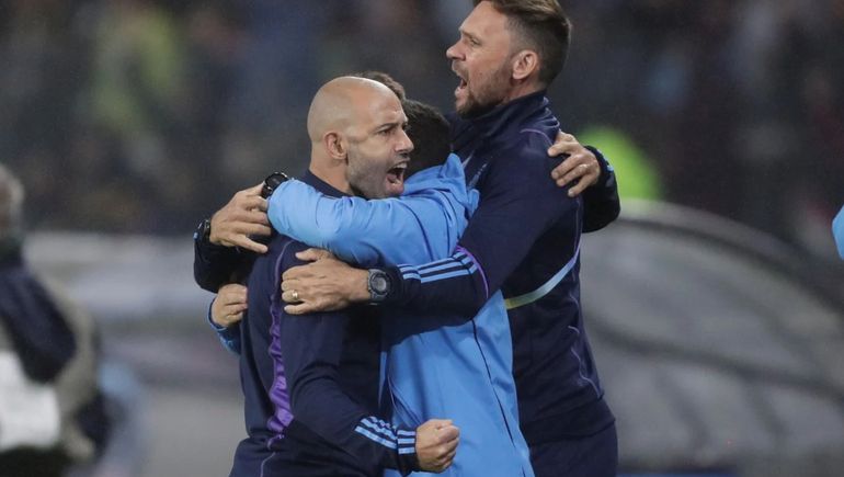 Javier Mascherano el apuntado por los memes en las redes sociales.