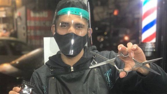 Barbero venezolano asesinó a su pareja de 20 puñaladas: su hijo de 3 años fue testigo