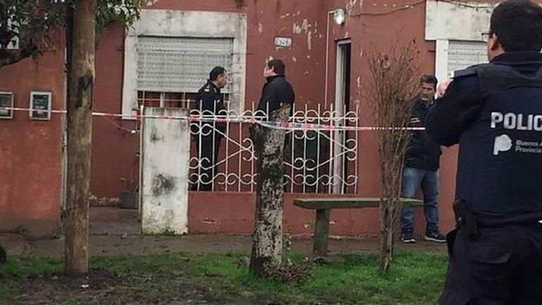 Mató a sus padres a golpes y guardó un cuerpo en el freezer