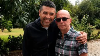 El Indio Solari junto a Juan Román Riquelme. El Indio Solari junto a Juan Román Riquelme.
