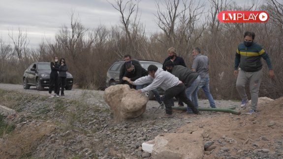 Automovilistas se organizaron para levantar un bloqueo en el parque agreste