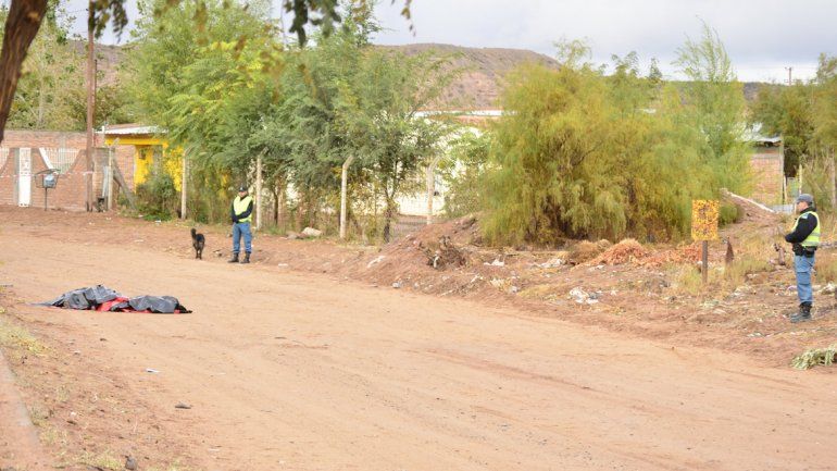 Encontraron muerto a un joven en calle CHubut y Jujuy de Rincón de los Sauces.