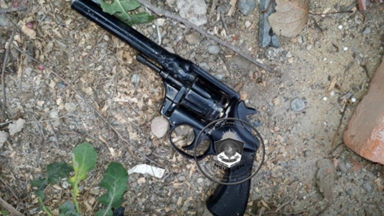 Valentina Sur: secuestraron un arma de fuego y demoraron a un joven