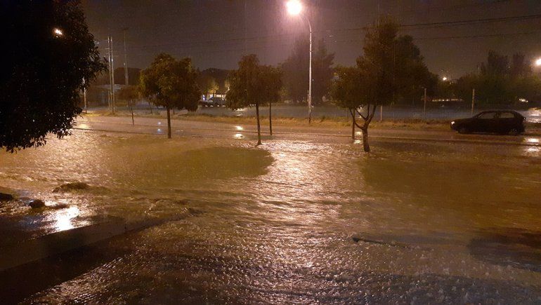 La tormenta golpeó con fuerza a Neuquén y el Valle