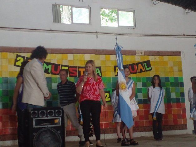 La intendenta de Plottier anunció el gas para la Escuela Posta Cristo Rey