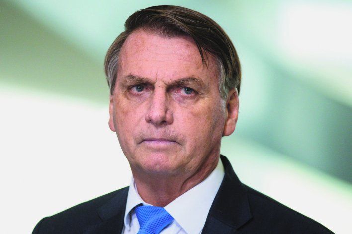 Justo Bolsonaro es investigado por supuesta difusión de noticias falsas.