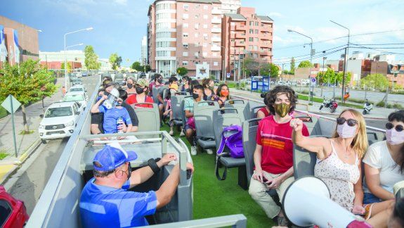El bus turístico recorre los hitos más importantes de la capital.