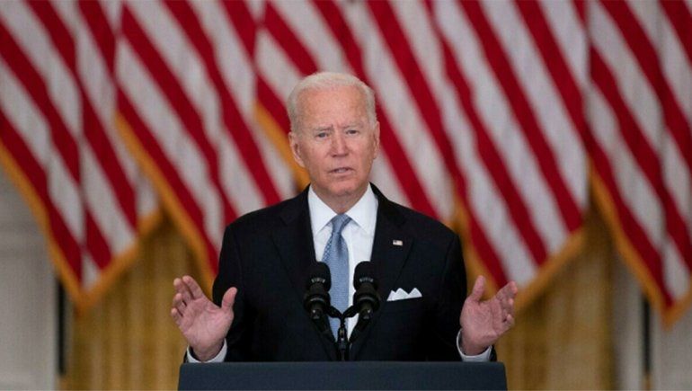 Biden anticipó que recibirá una tercera dosis anticovid y defendió la medida ante críticas de la OMS