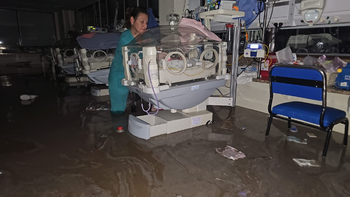 El hospital de Bahía Blanca bajo agua, obligó a evacuar varios sectores / Foto Gentileza El hospital de Bahía Blanca bajo agua, obligó a evacuar varios sectores / Foto Gentileza