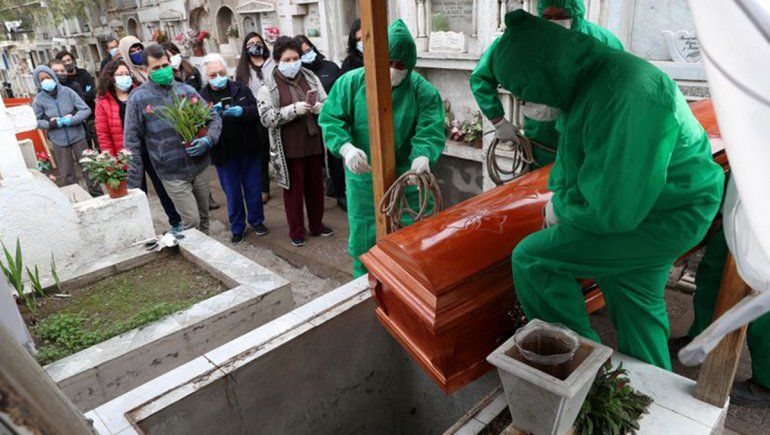 Chile cambió el método de conteo y ahora supera las 7 mil muertes