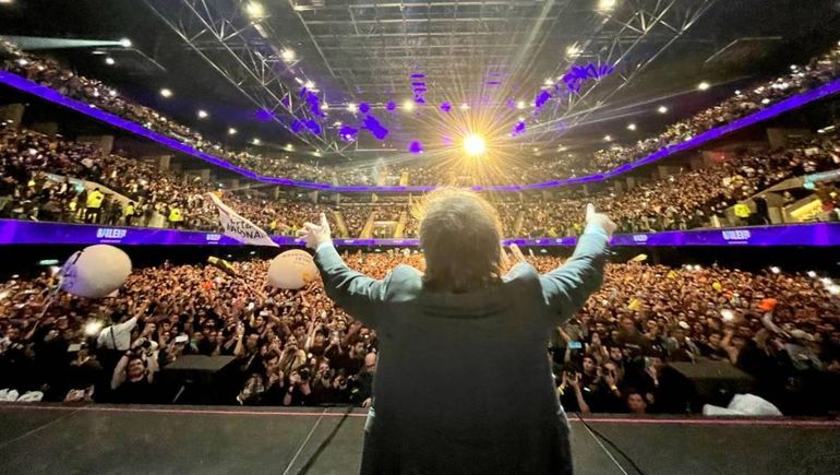 Javier Milei ante un Movistar Arena repleto en su cierre de campaña en 2023. Javier Milei ante un Movistar Arena repleto en su cierre de campaña en 2023.