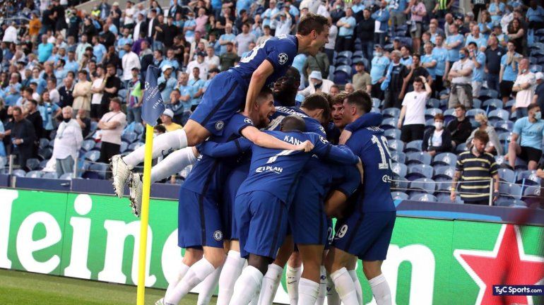 Champions: el Kun no pudo torcer la historia, lloró desconsolado y el Chelsea es campeón