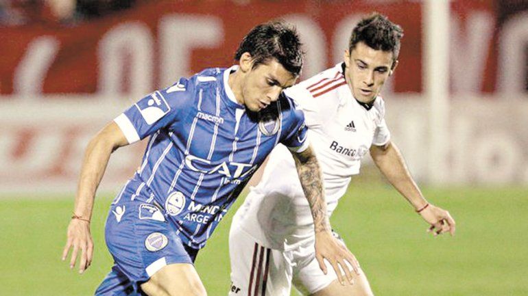 Godoy Cruz dio el golpe y eliminó a Newells sobre la hora.