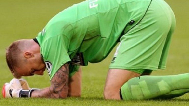 El gol más insólito del año tiene dueño: el arquero que se fue a tomar agua