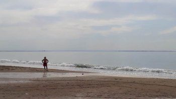 Mar plácido y mucha humedad en el arranque de este domingo en Las Grutas. Mar plácido y mucha humedad en el arranque de este domingo en Las Grutas.