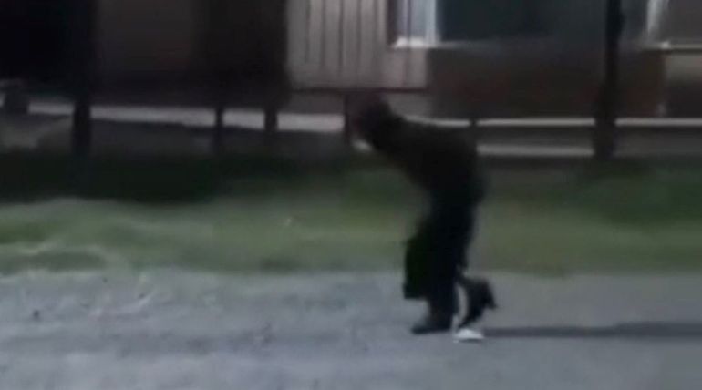 La vecina dice que el hombre la agrede porque la acusa de haberle brujerías.&nbsp;