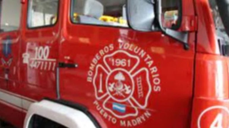 Los Bomberos llegaron en sólo 8 minutos, pero las llamas ya se habían extendido de tal forma que no podían ingresar a intentar un rescate. Los Bomberos llegaron en sólo 8 minutos, pero las llamas ya se habían extendido de tal forma que no podían ingresar a intentar un rescate.