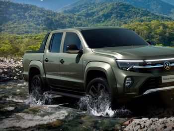 Con su motor V6 y diseño audaz, la VW Amarok redefine la potencia en pickups y es perfecta para aventuras exigentes.