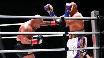 tyson y jones se lucieron arriba del ring y quedaron con ganas de mas tyson y jones se lucieron arriba del ring y quedaron con ganas de mas