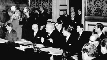 La Comunidad Europea del Carbón y del Acero (CECA), la génesis de la Unión Europea (UE) La Comunidad Europea del Carbón y del Acero (CECA), la génesis de la Unión Europea (UE)