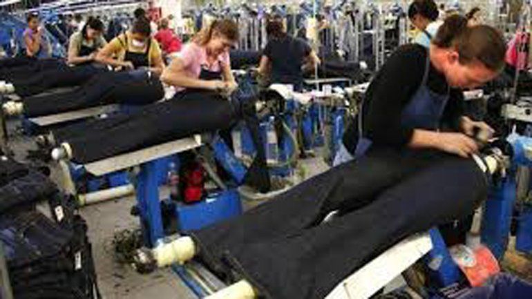 Textiles: denuncian 5.000 suspensiones, 300 despidos y cierres de plantas