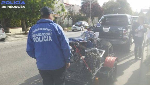 Secuestran un cuatri robado hace cinco años en La Plata