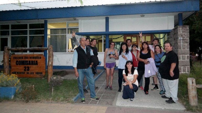 Siete personas fueron trasladadas a San Martín de los Andes por la agresión a Macri