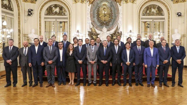 Gobernadores donarán sus honorarios para frenar el coronavirus