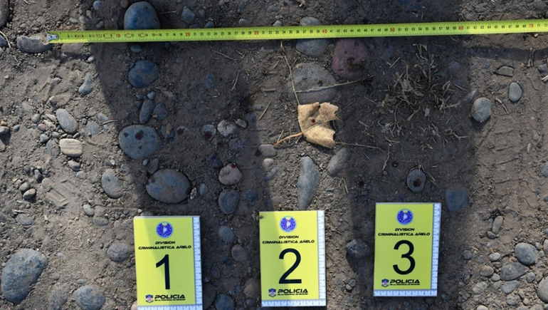 La Policía secuestró las piedras con las que habrían golpeado al joven que sufrió el secuestro La Policía secuestró las piedras con las que habrían golpeado al joven que sufrió el secuestro