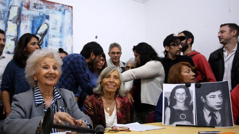 Abuelas de Plaza de Mayo presentaron al nieto recuperado 122