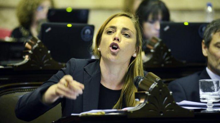María Emilia Soria: Los gobernadores son prostitutas de Macri
