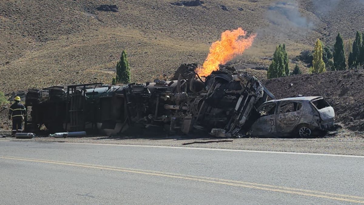 El camionero que volcó y chocó en la Ruta 237 estaba alcoholizado