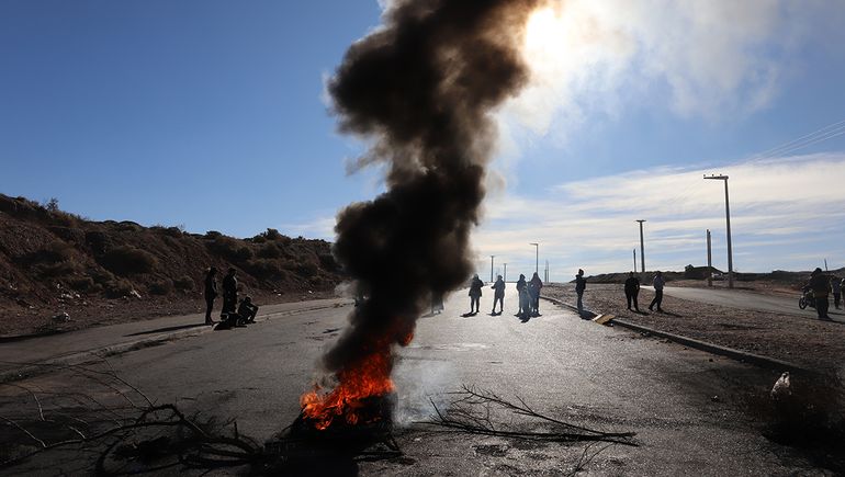 Sigue el corte de vecinos en uno de los accesos a Autovía Norte