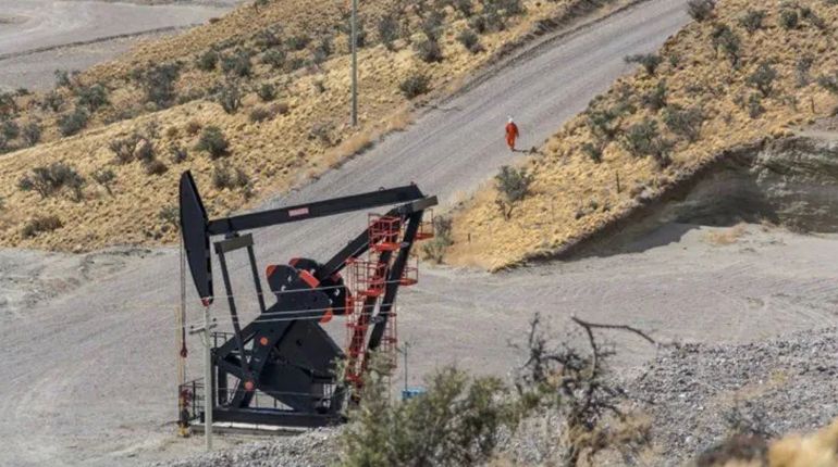 El yacimiento Cerro Dragón, un emblema de la actividad hidrocarburífera en Comodoro Rivadavai. El yacimiento Cerro Dragón, un emblema de la actividad hidrocarburífera en Comodoro Rivadavai.
