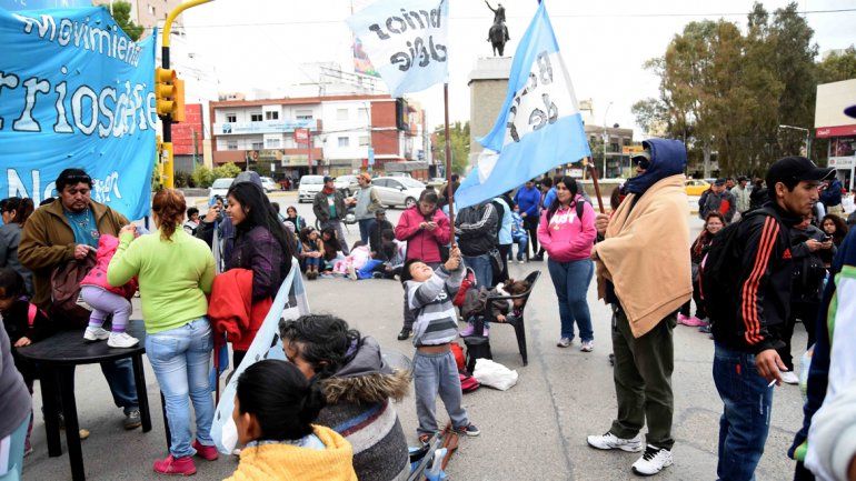 Barrios de Pie realizó una marcha de frazadas en el Municipio