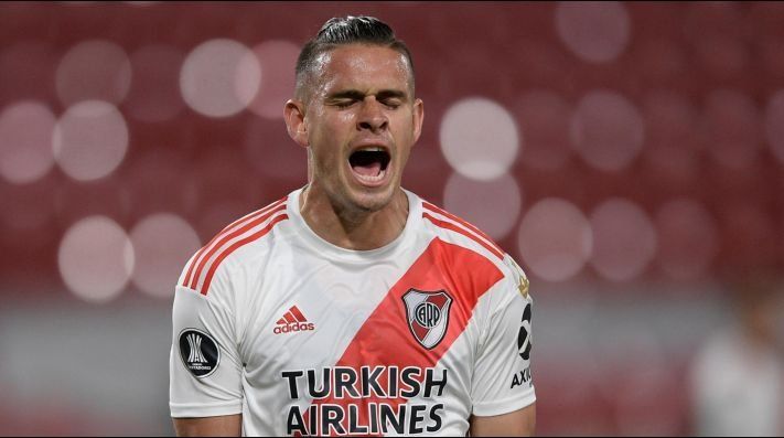 En gremio hasta lo hicieron un cantito los hinchas del Gaucho para recibir a Rafa Borré.