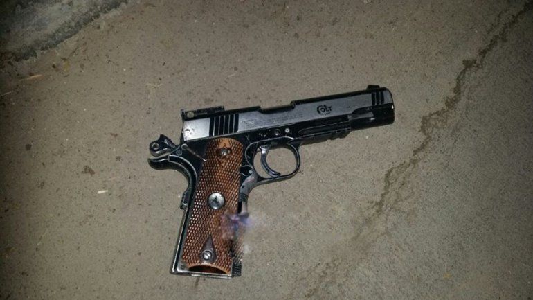 Atraparon a un motochorro de 15 años con una réplica de arma