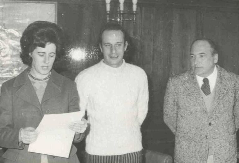 Con el doctor Del Vas y la escribana de gobierno.