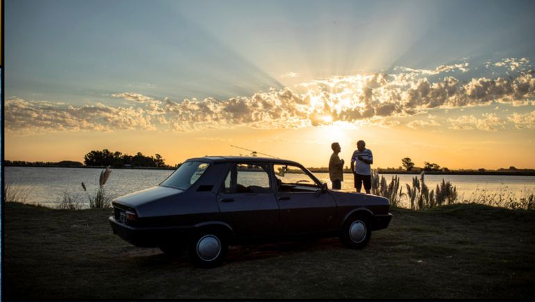 Alberto López y Gonzalo Gorocito_ la historia del Renault 12 más famoso del país. Foto: gentileza Gonzalo Gorocito.