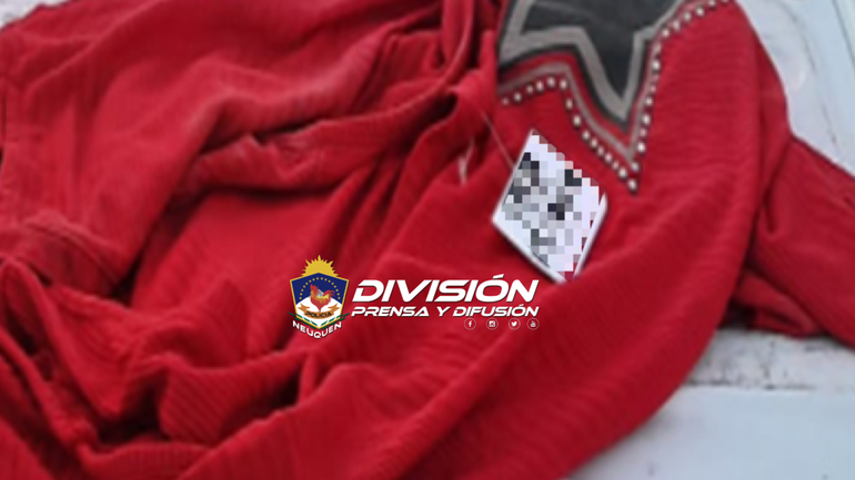 Amenazó con un cuchillo a comerciante y robó ropa del local