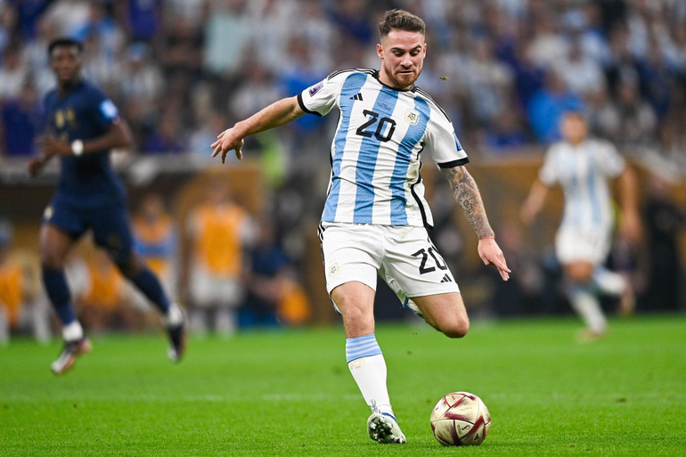 Problemas para Scaloni: Mac Allister perdió el vuelo y tiene plantel incompleto